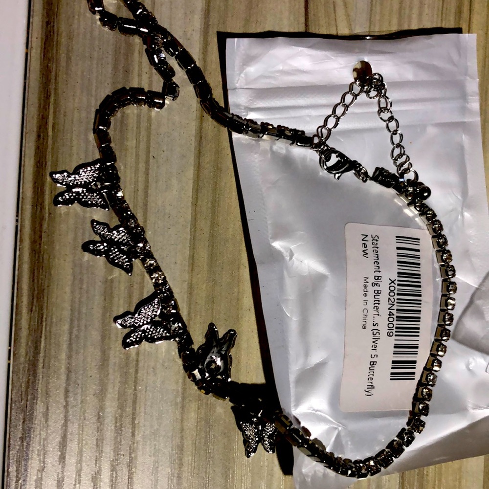Choker necklace